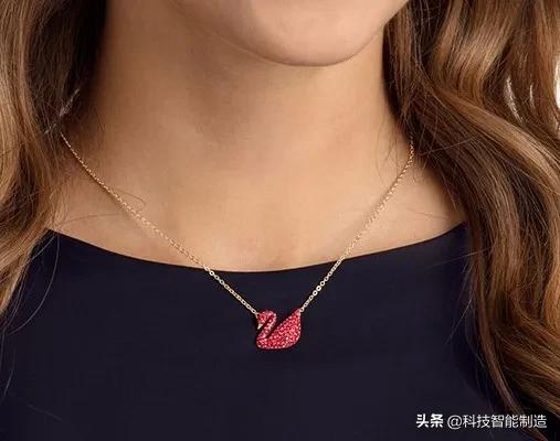 施华洛世奇到底是水晶还是玻璃,施华洛世奇价格高吗