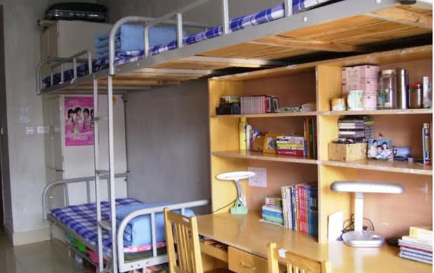 学生宿舍选上下铺有什么讲究吗,学生宿舍上下铺要什么