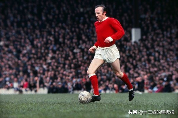 致敬那些逝去的足坛传奇,这些年逝去的足球传奇