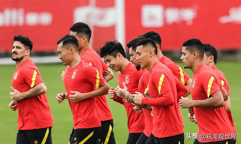 国足韦世豪李铁,国足三个队长