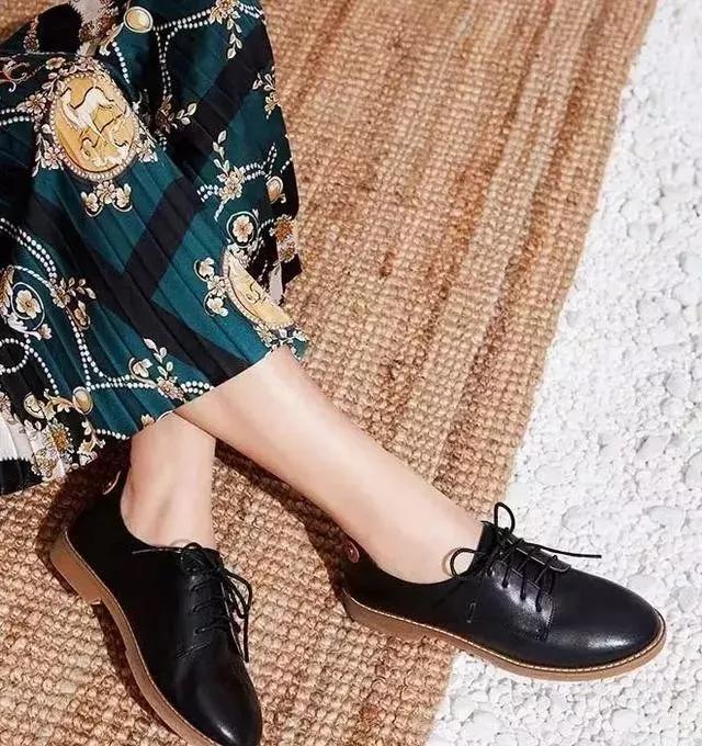 如何看皮鞋是真皮,皮鞋怎么看真皮假皮