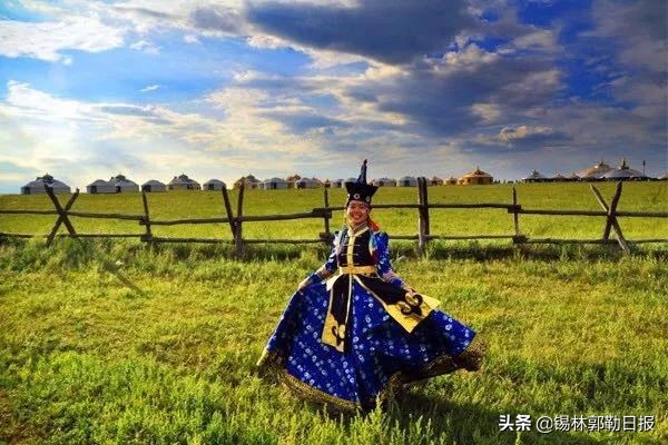 科尔沁部落蒙古族传统服饰,锡伯族服装和蒙古族服饰