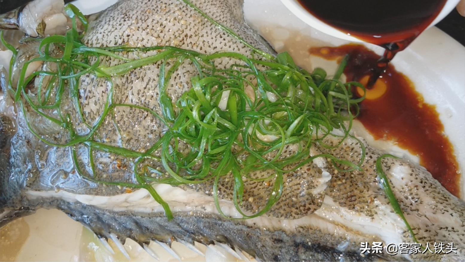 美味的鲜鱼做法,饭店外焦里嫩的鱼做法