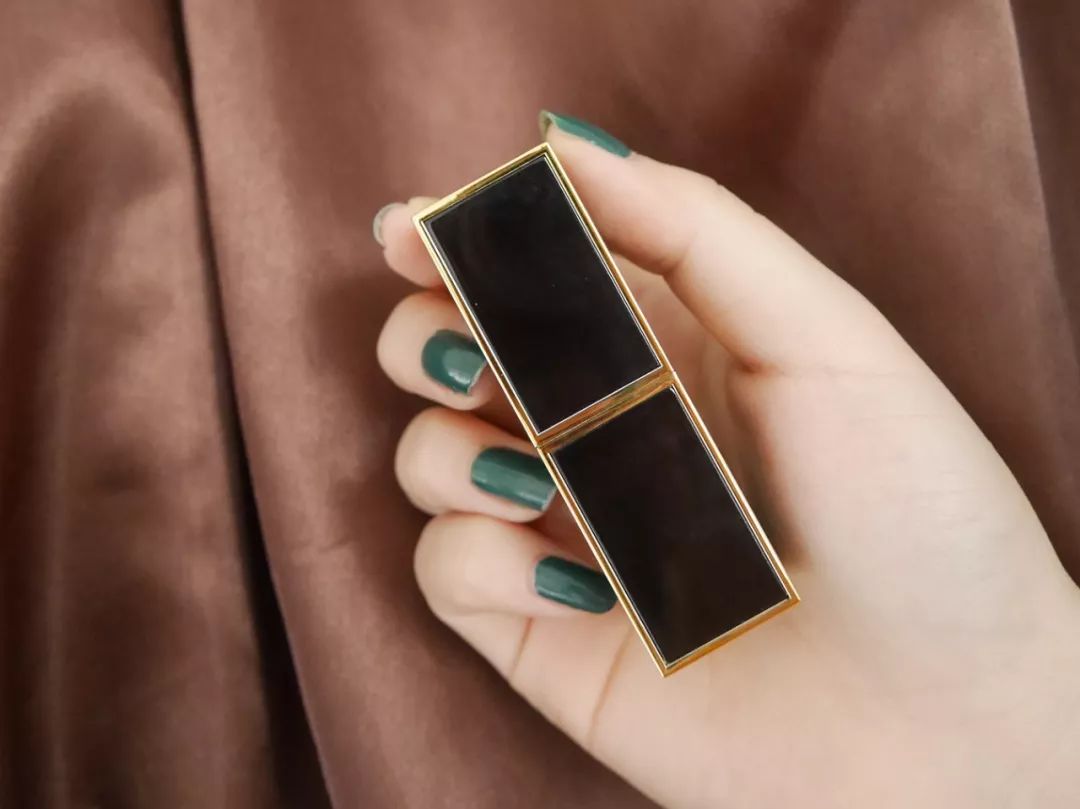 李佳琦的口红推荐竟埋着滚滚天雷？