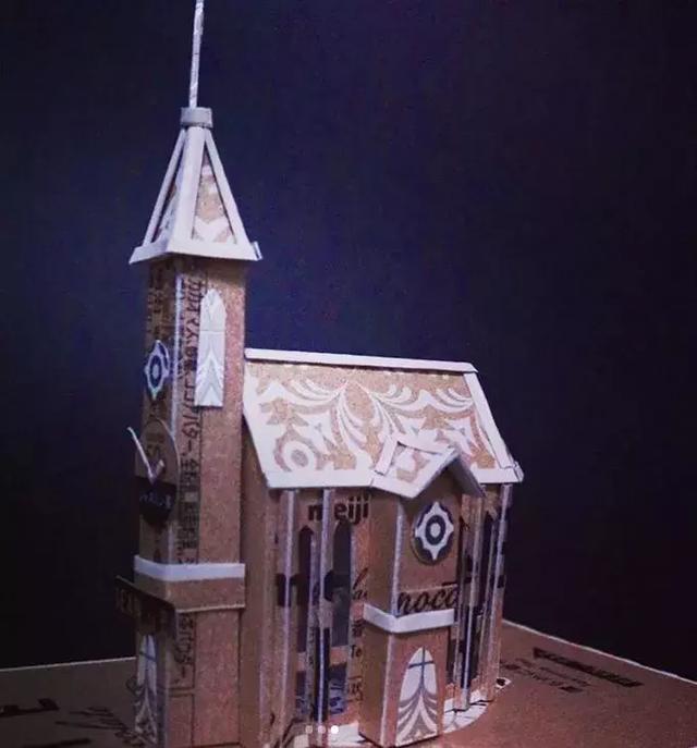 日本小哥自称“空箱职人”，靠着废纸盒办展览