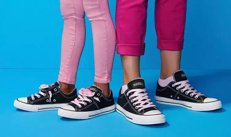 匡威飘了?顾客买双鞋不仅要“排队抽号”,还需穿指定服装