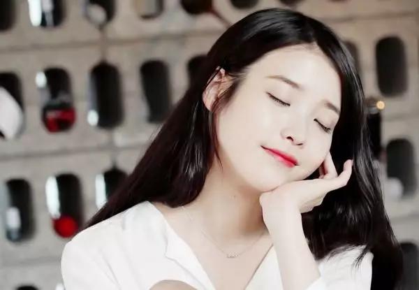 给肌肤补充满满的胶原蛋白,年轻的肌肤状态