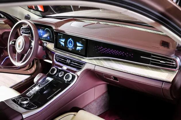 敢在人民大会堂开发布会的品牌看完我大写的服了