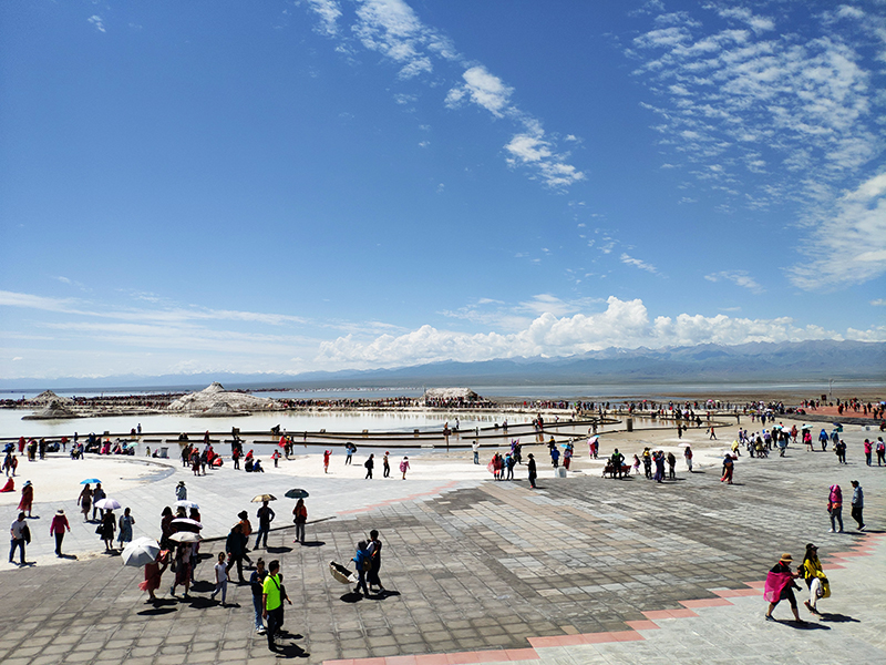 茶卡盐湖天空之镜离青海湖多远,大西北茶卡盐湖翡翠湖