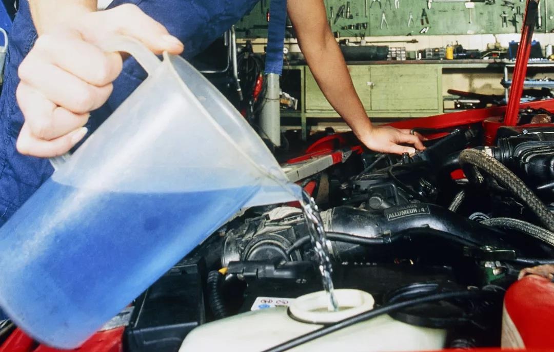 防冻液乱加会有什么后果,防冻液可以随意添加吗