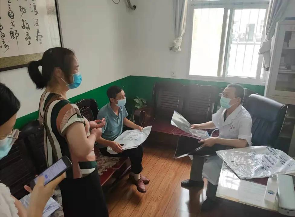 “6.28国际癫痫关爱日”省、市专家到安康安宁医院开展义诊活动