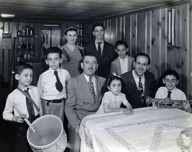 美国政坛一姐，手撕特朗普成日常，81岁仍坚守“*华反**战线”