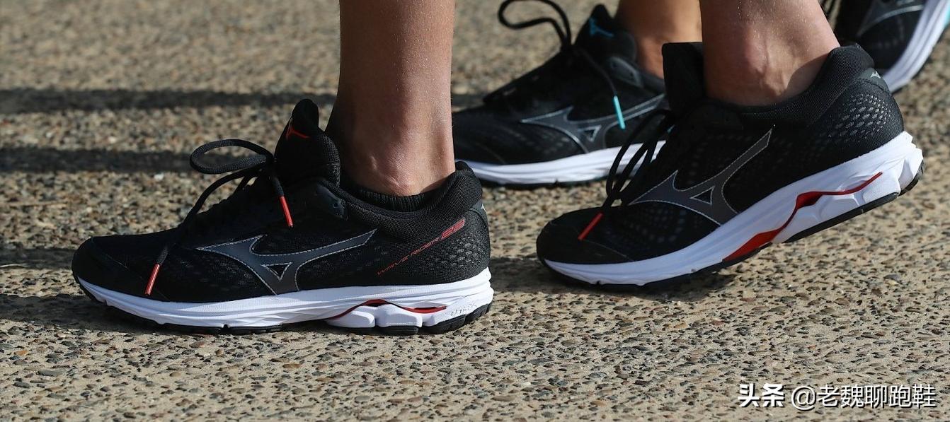 颜值与性能并重,3款缓震强悍的高性价比跑鞋,大体重跑者的福音
