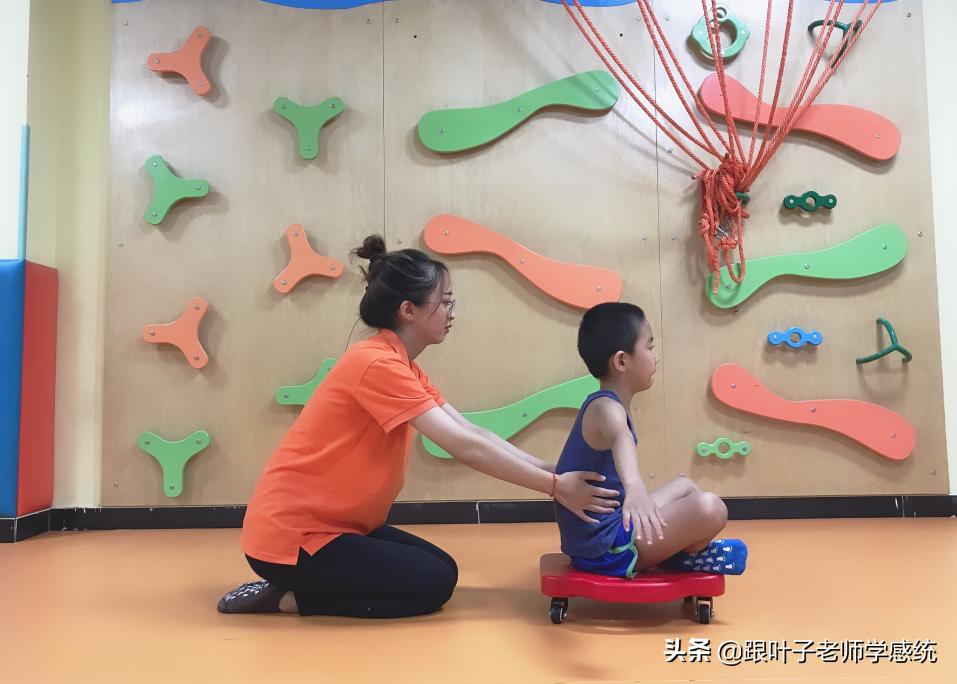 孩子走路顺拐？多半是因为这个没发育好