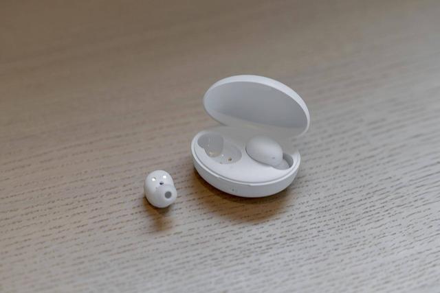 qcy蓝牙耳机头戴式可折叠,轻便真无线蓝牙耳机