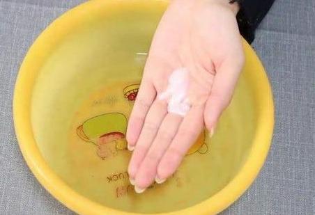 养花土壤结块怎么办,养花怎样避免土壤结块