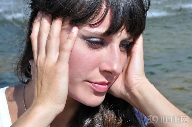 多汗是虚还是在排毒,出汗多的人是不是排毒多