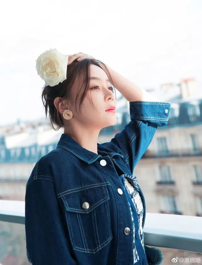 世上有两种白皮肤让你沉醉，一种是袁珊珊一种是你......