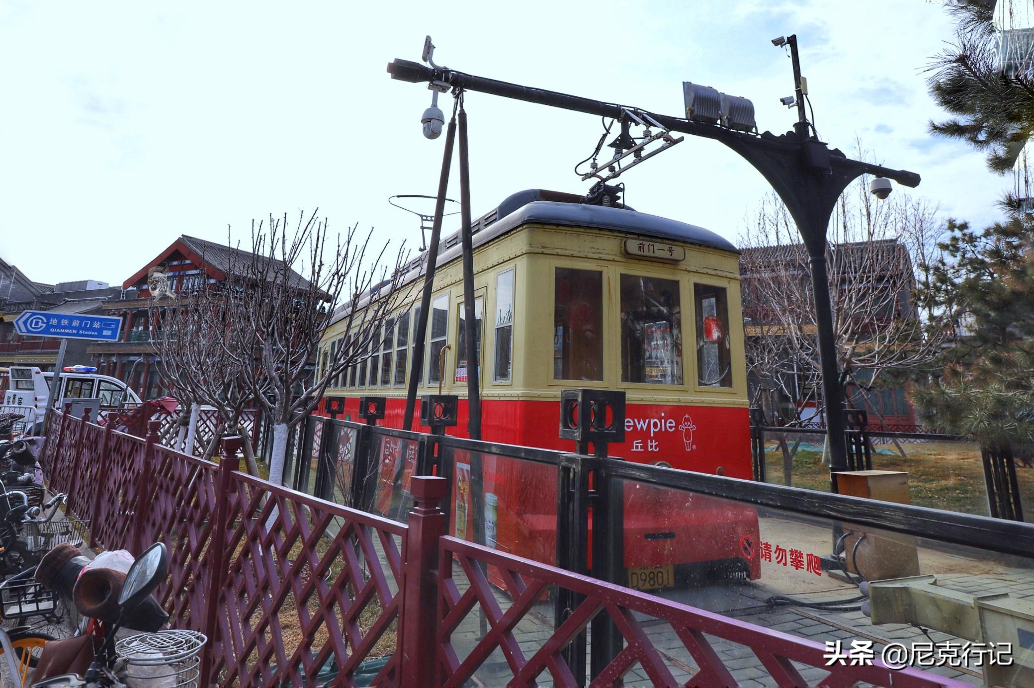 北京街头静悄悄,北京夜晚街道上空无一人