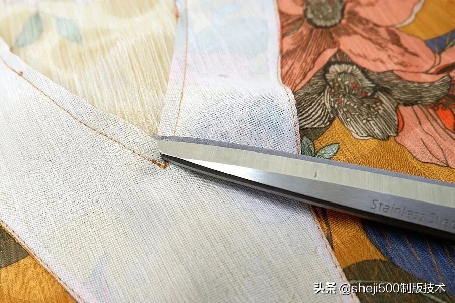 v领雪纺连衣裙领口大了怎么办,雪纺连衣裙领口大了怎么改小窍门