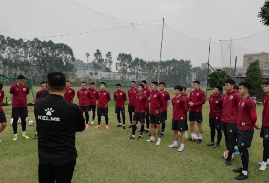 辽足十冠王,十连冠辽足有多强