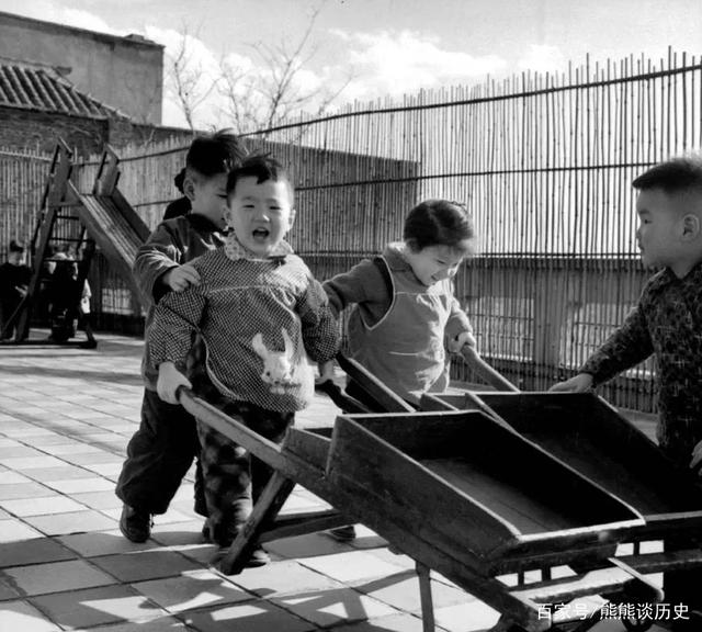 解放初期，中南部老城市成都与北方老城天津相比，谁更繁华呢？