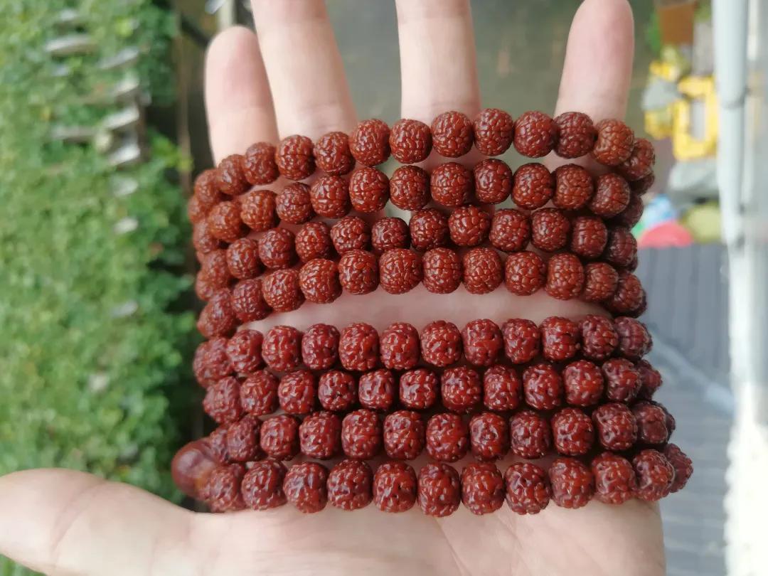 他试了一瓶“印度神油”,盘串6年,包浆妙啊