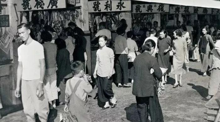 穿50件汉服是什么体验,在香港穿汉服惊艳全场