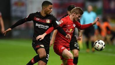 越踢越回去了？这名球员本来有极高的前锋天赋，但却甘愿做后卫！