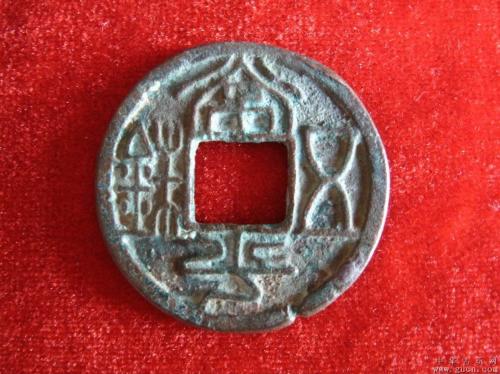 修长城月工资8000元，别不信，孟姜女听听就行