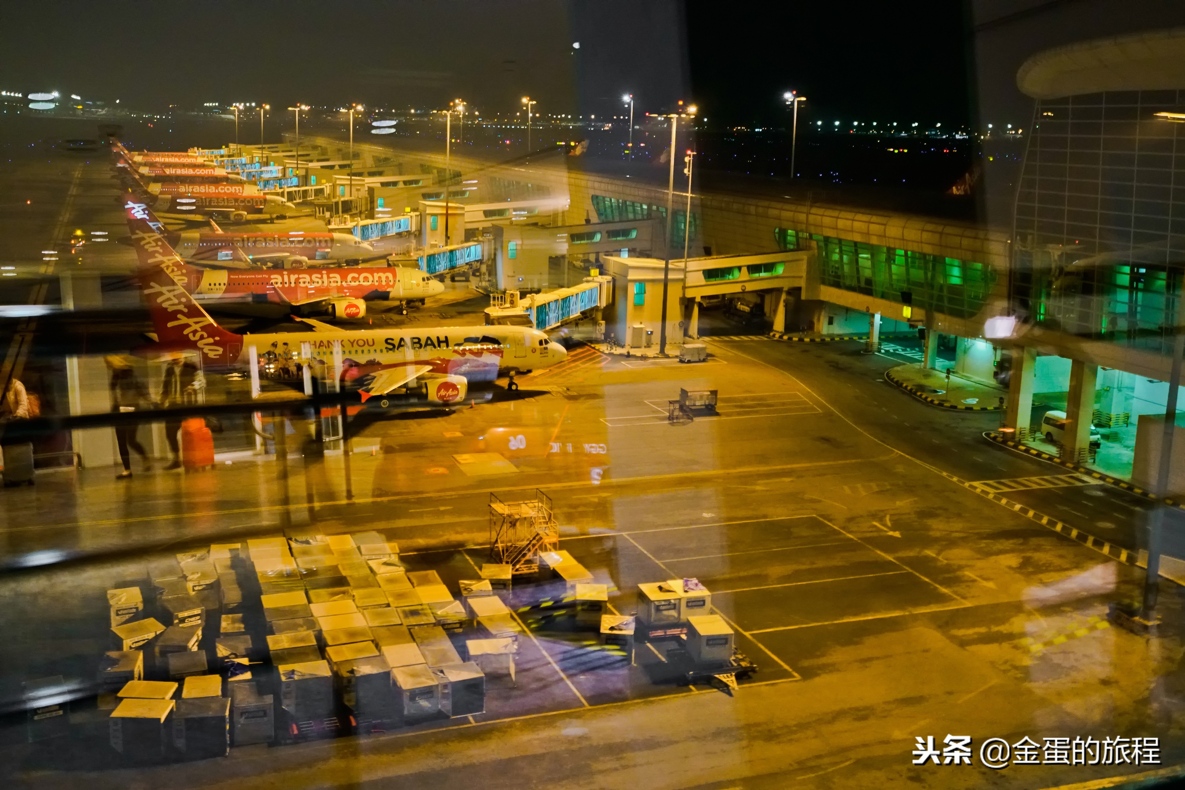 马来西亚吉隆坡亚航机场,亚航机场和吉隆坡国际机场