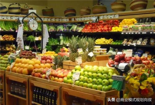 开水果店如何一年赚1000万,90后小伙开水果店不要钱