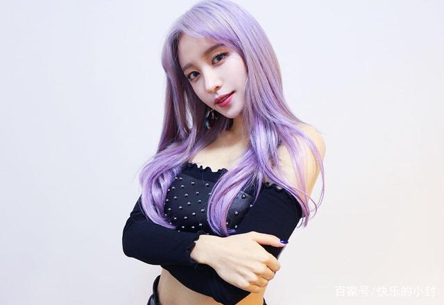 韩国女明星lisa发色棕色,韩国女艺人发色温柔显白