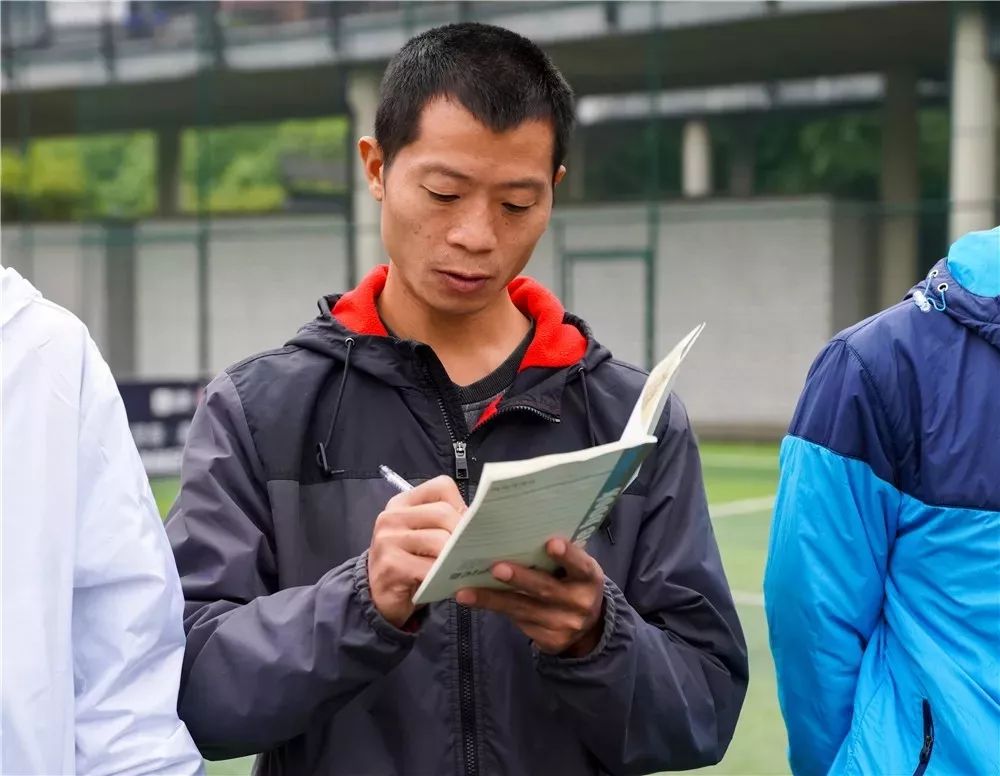 “球”学英超丨是什么神秘力量，让他们大冬天穿短袖儿……