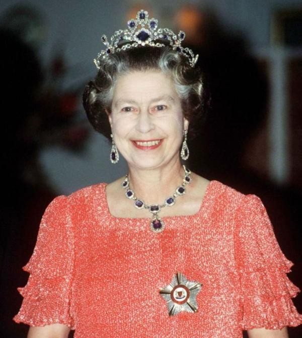 查尔斯对戴安娜的温馨瞬间,戴安娜为什么要和查尔斯撕破脸