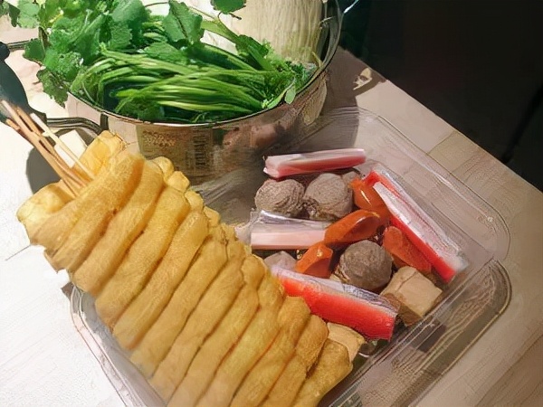 吃麻辣烫必点荤菜,吃麻辣烫里面的菜品