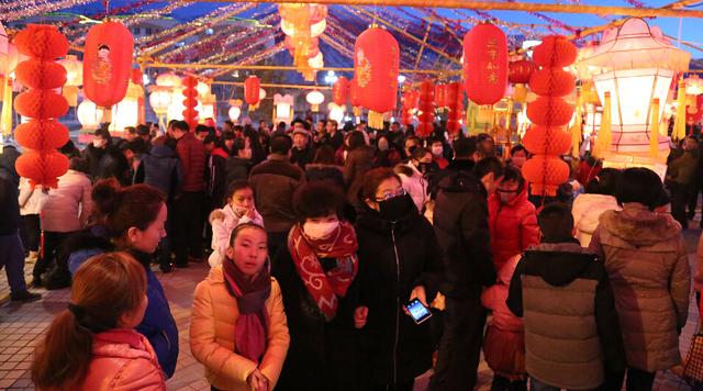 巴里坤：花馍锅盔黑走马，腰鼓声声响震天