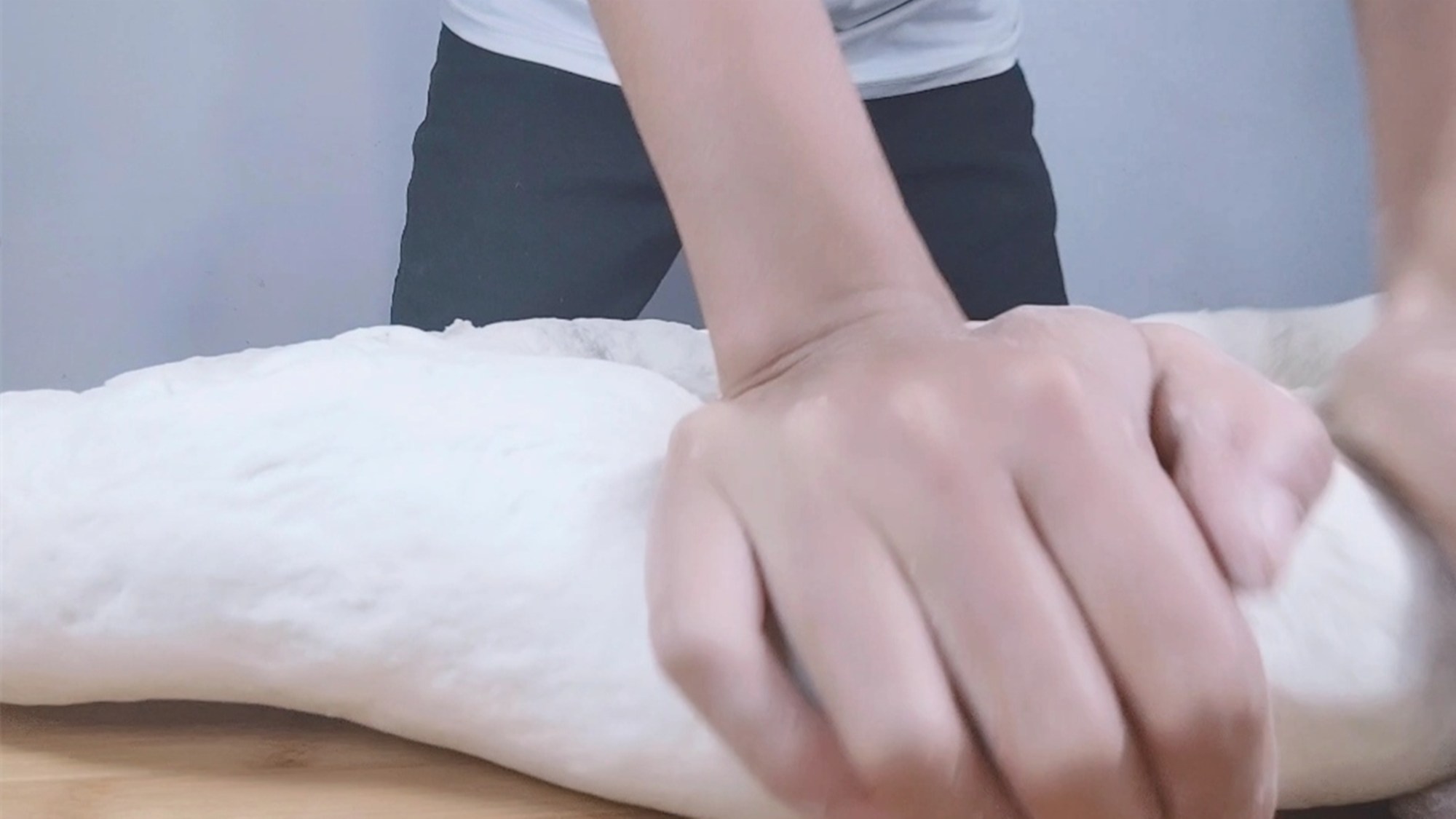 揉面团做饼手法,揉面团正宗做法