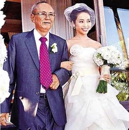 侯佩岑富豪,侯佩岑的婚后