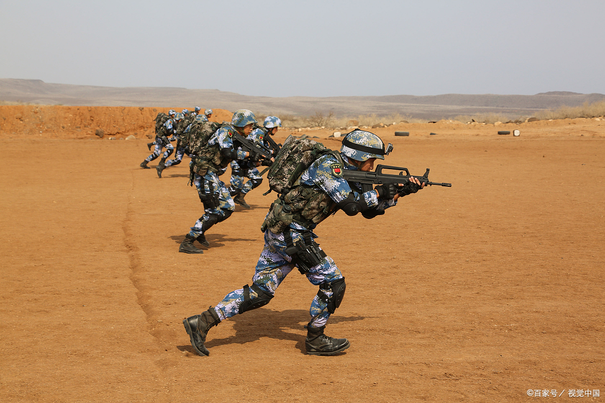 中国步枪95式缺点很多吗,老兵对95步枪评价