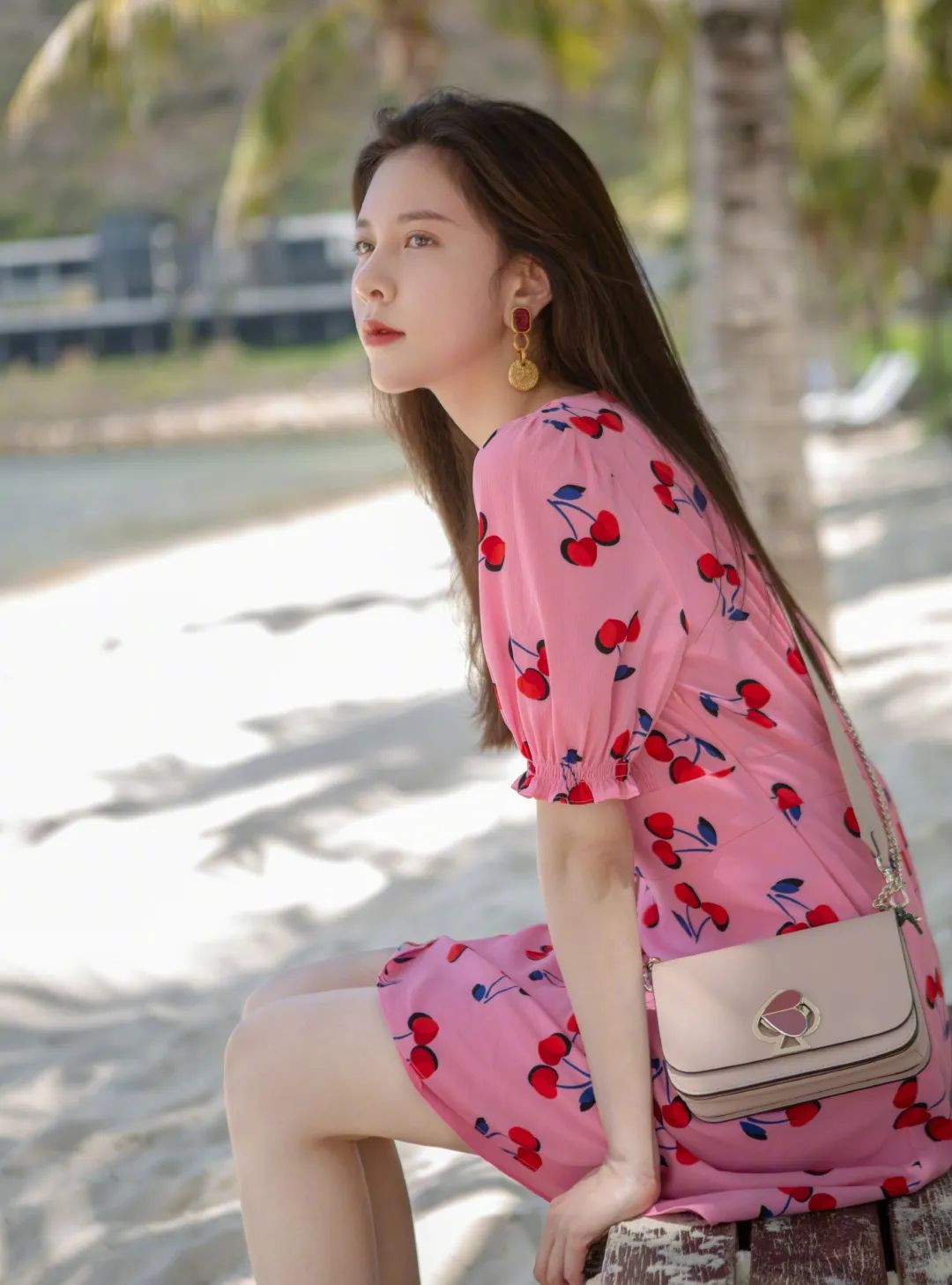 所有女生！帮你扒了10位女明星的*服私**，520照着穿就对啦