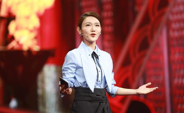 龙洋能代替董卿成为央视一姐吗,央视一姐龙洋和董卿