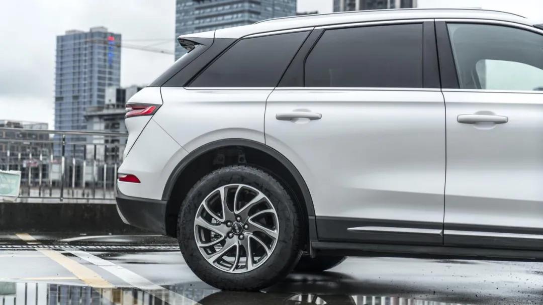 挑战航海家四驱尊雅版,全新林肯冒险家整体实力精进