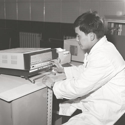 82岁造出“中国芯”，打破西方技术垄断，成美国最怕的中国女人