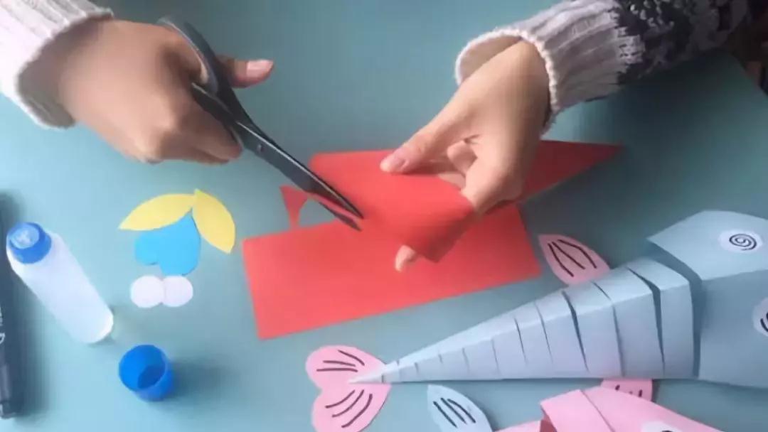 三角形卡通小鱼图片,彩色卡通小鱼图文