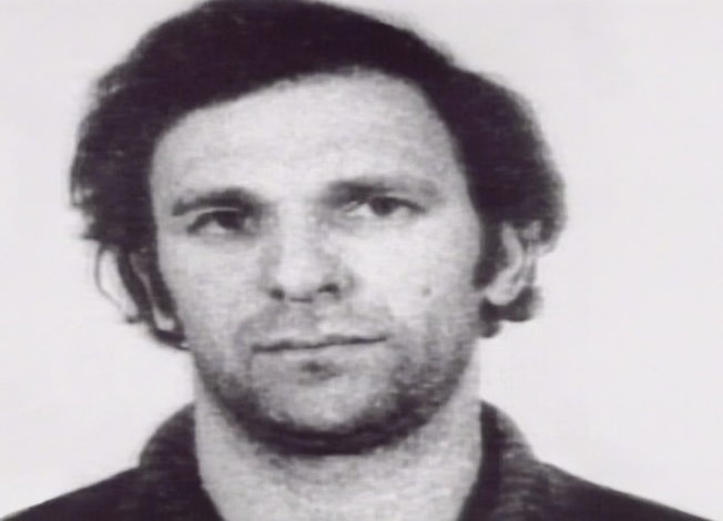 从黑帮成员变成打败毒枭的大英雄,从黑帮变成警察