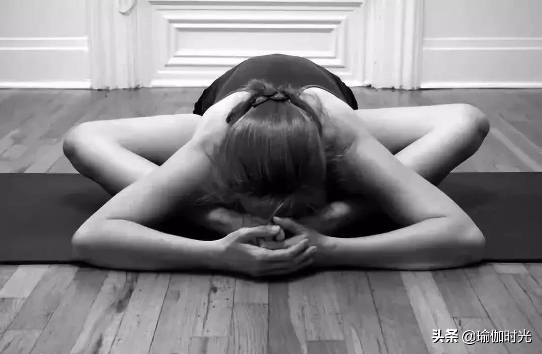 O型腿不动手术真的能改善吗,o型腿为什么一只腿弯一只腿直