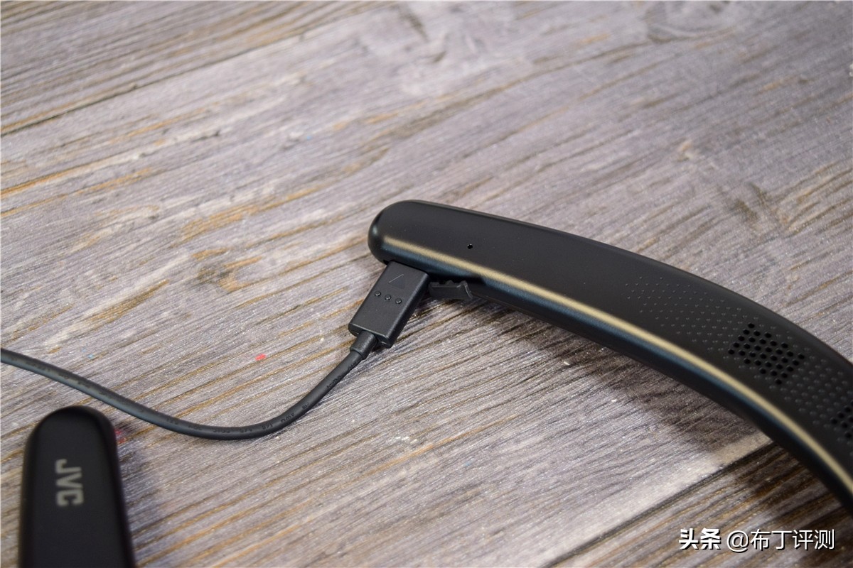 便携式蓝牙音箱能听歌吗,便携式音箱蓝牙音箱带话筒