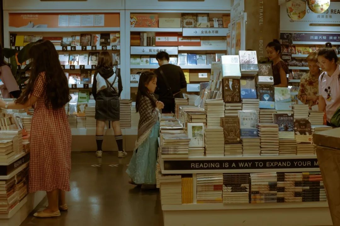 我和男朋友一起上班,我和男朋友在同一家公司实习