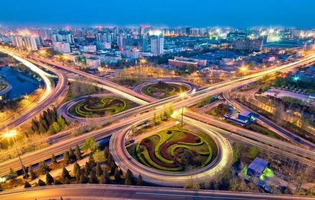 传疯了！北京第一美女找工作，简历惊呆全国！